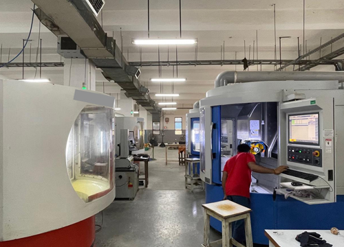 CNC 6 AXES TOOL GRINDING MACHINES