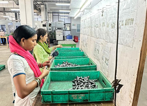 CNC 6 AXES TOOL GRINDING MACHINES